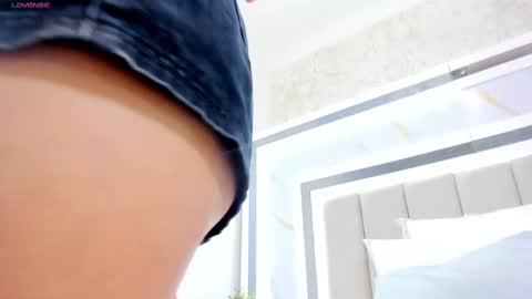 Emily online show from March 5, 5:29 pm