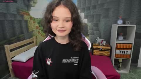 Snapshot of emilychaves chatting on September 27, 5:00 pm Emilyhaves online show from September 27, 5:00 pm