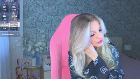 emilydancee online show from February 1, 5:28 am