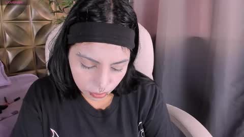Snapshot of emilydarkwood chatting on October 20, 6:46 pm  Emily  online show from October 20, 6:46 pm