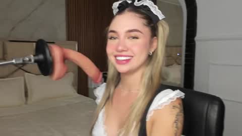 Emily Hendrix online show from January 27, 7:35 pm