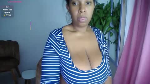 Snapshot of emilyhines__ chatting on September 24, 9:21 pm Emilyhines online show from September 24, 9:21 pm