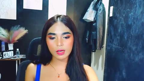 emilyhotasian online show from April 10, 9:25 am