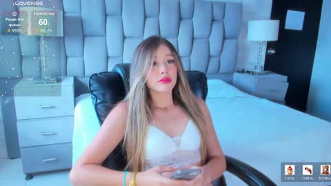 EmilyJhonson online show from March 31, 9:04 pm