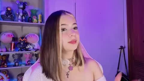Snapshot of emilykarterr chatting on September 24, 5:19 pm VALEEEN online show from September 24, 5:19 pm