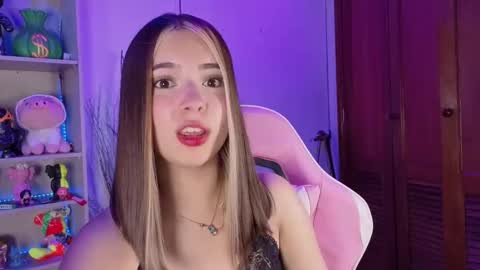 Snapshot of emilykarterr chatting on September 20, 7:06 pm VALEEEN online show from September 20, 7:06 pm