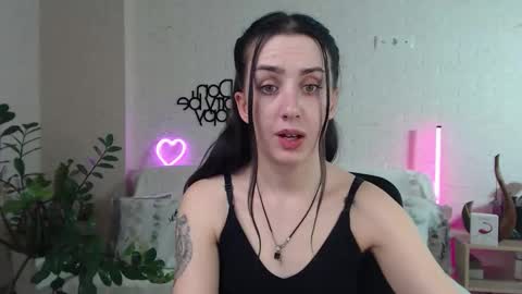 Emyli online show from March 3, 6:56 pm