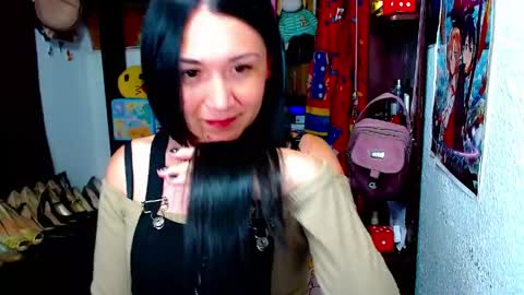 Nickole online show from May 4, 2:07 am