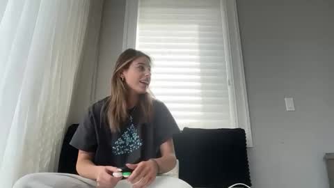 emilyparkerrr online show from February 16, 6:28 pm