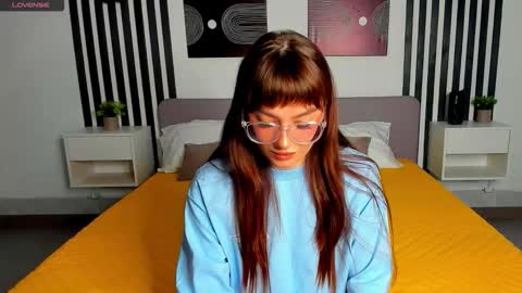 Snapshot of emilytylerr chatting on September 19, 8:18 am Emily online show from September 19, 8:18 am