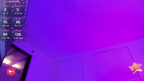 Snapshot of emilywillis8 chatting on October 19, 3:38 pm E M I L Y online show from October 19, 3:38 pm
