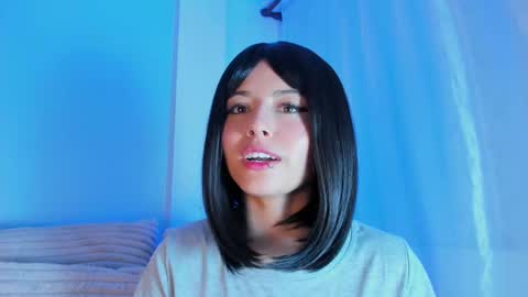 Snapshot of emilywithe_ chatting on September 29, 11:26 pm online show from September 29, 11:26 pm