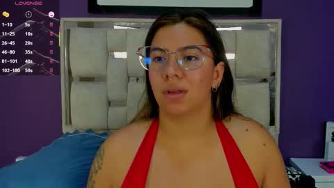 emilyy_cooperr online show from March 19, 12:10 pm