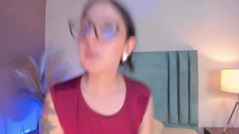 Emilyy Watson online show from June 6, 12:49 am