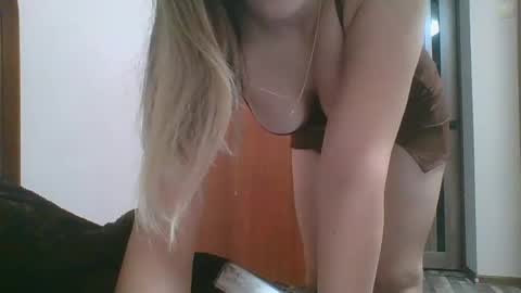 emma_991 online show from February 17, 2:06 pm