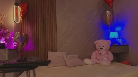 emma__rose1 online show from April 5, 2:52 am