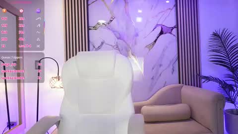 emma__walkerr_ online show from March 21, 7:07 pm