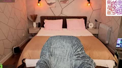 Emma online show from April 20, 1:08 am