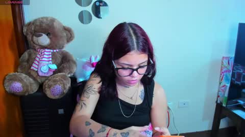 emma_boo_ online show from May 7, 6:58 pm