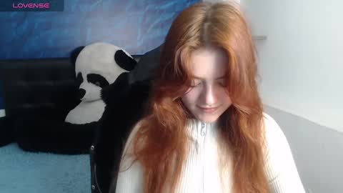 Snapshot of emma_ford1 chatting on February 4, 4:05 am Emma  online show from February 4, 4:05 am