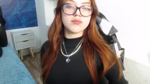 Snapshot of emma_ford1 chatting on February 11, 5:05 am Emma  online show from February 11, 5:05 am