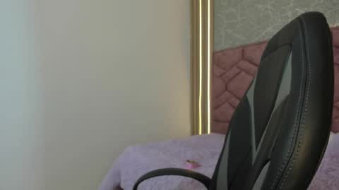 Snapshot of emma_ford1 chatting on February 11, 11:20 am Emma  online show from February 11, 11:20 am