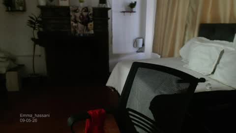 Tell me Emma online show from May 9, 8:04 pm