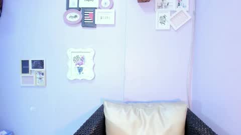 emma_jhoons online show from October 11, 11:15 am