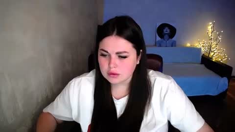 Emma online show from August 6, 7:50 am