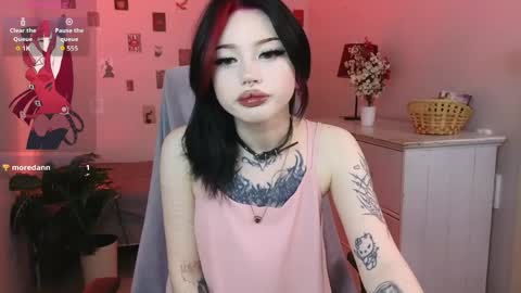 emma_kirks online show from May 5, 12:44 pm