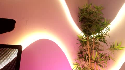 Emma online show from April 11, 7:45 am