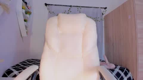 Emma online show from December 1, 7:12 pm