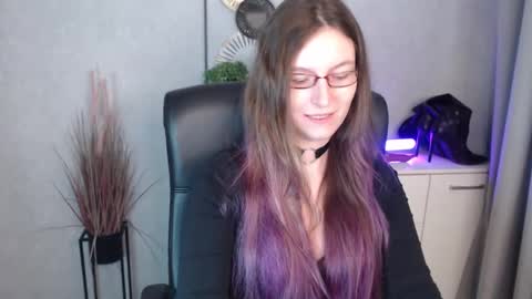 emma online show from October 28, 6:58 am