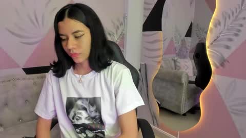 Emma online show from March 7, 6:22 pm