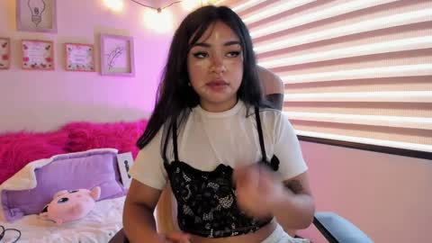 EMMA  online show from March 27, 10:00 pm