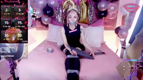 neko  online show from November 3, 9:05 pm