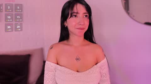 emma_woods__ online show from January 2, 6:34 pm