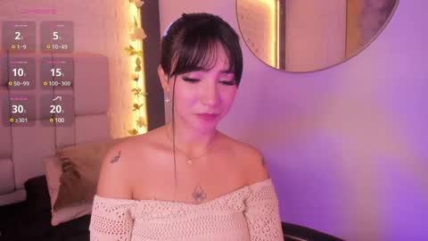 emma_woods__ online show from December 10, 6:28 pm