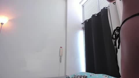 emmaclark_1 online show from June 5, 9:20 pm