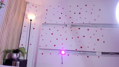 emmaclark_1 online show from September 29, 9:36 pm