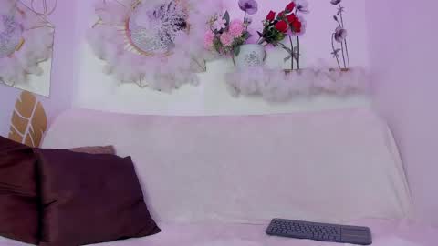 Emma Duque online show from April 24, 4:53 pm