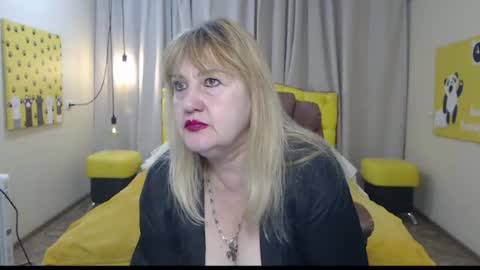 emmaellison924117 online show from April 18, 6:37 am