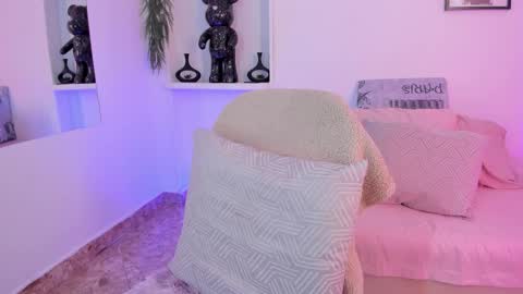 emmajohanson online show from January 7, 8:36 pm