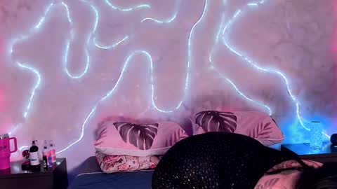  Emma  online show from December 17, 5:14 am