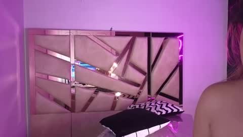 Emma online show from February 21, 7:54 pm