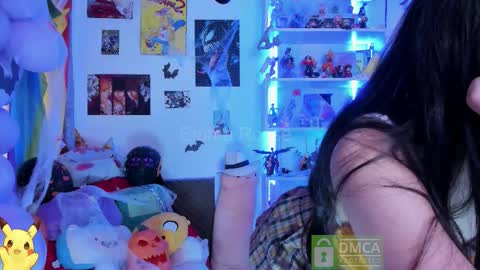 Snapshot of emmarosse11 chatting on October 24, 6:52 pm Emma online show from October 24, 6:52 pm
