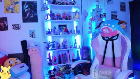 Snapshot of emmarosse11 chatting on January 10, 3:27 pm Emma online show from January 10, 3:27 pm