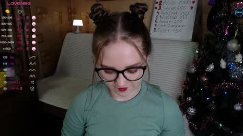 Mia online show from December 25, 1:09 pm