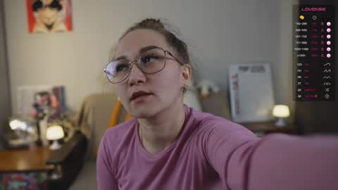 Mia online show from February 8, 3:59 pm