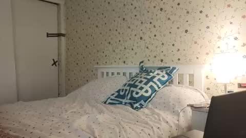 Emma online show from March 3, 9:33 pm